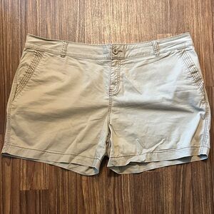 Maurices Classic Tan Women's Bermudas